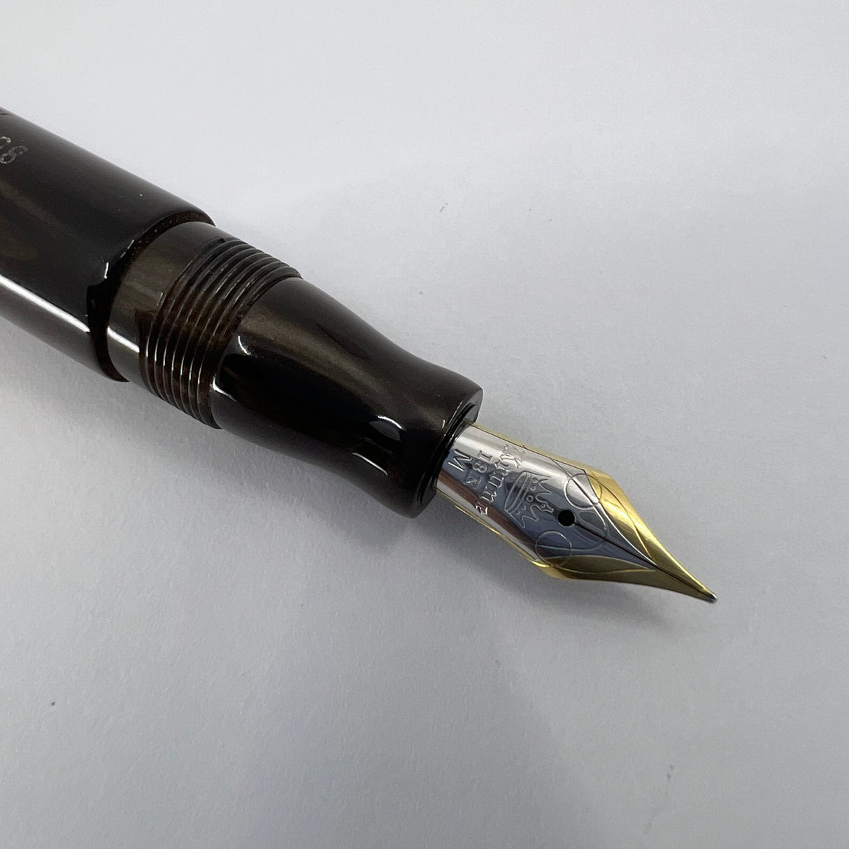 Krone Lustrous Brown Limited Edition Commemorating Iconic NYC Pen Shop Art Brown's 80th Anniversary - Medium 18kt Gold Nib