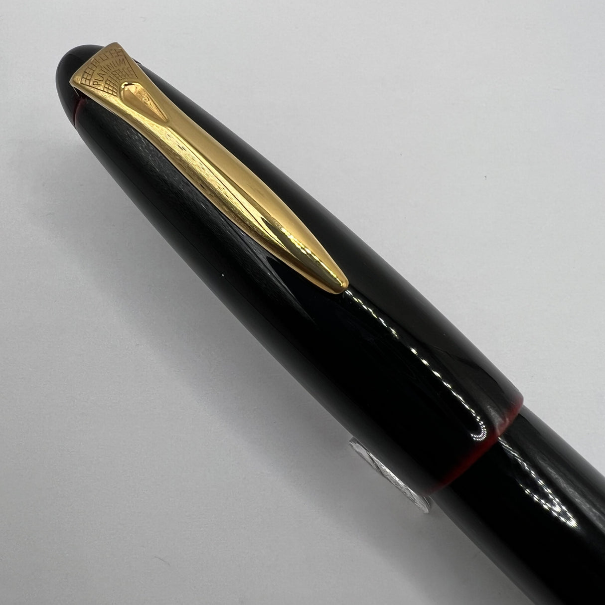 Platinum Izumo Urushi Akatame(Red) Hand Painted Lacquer Oversized Fountain Pen - Fine 18kt Gold Nib