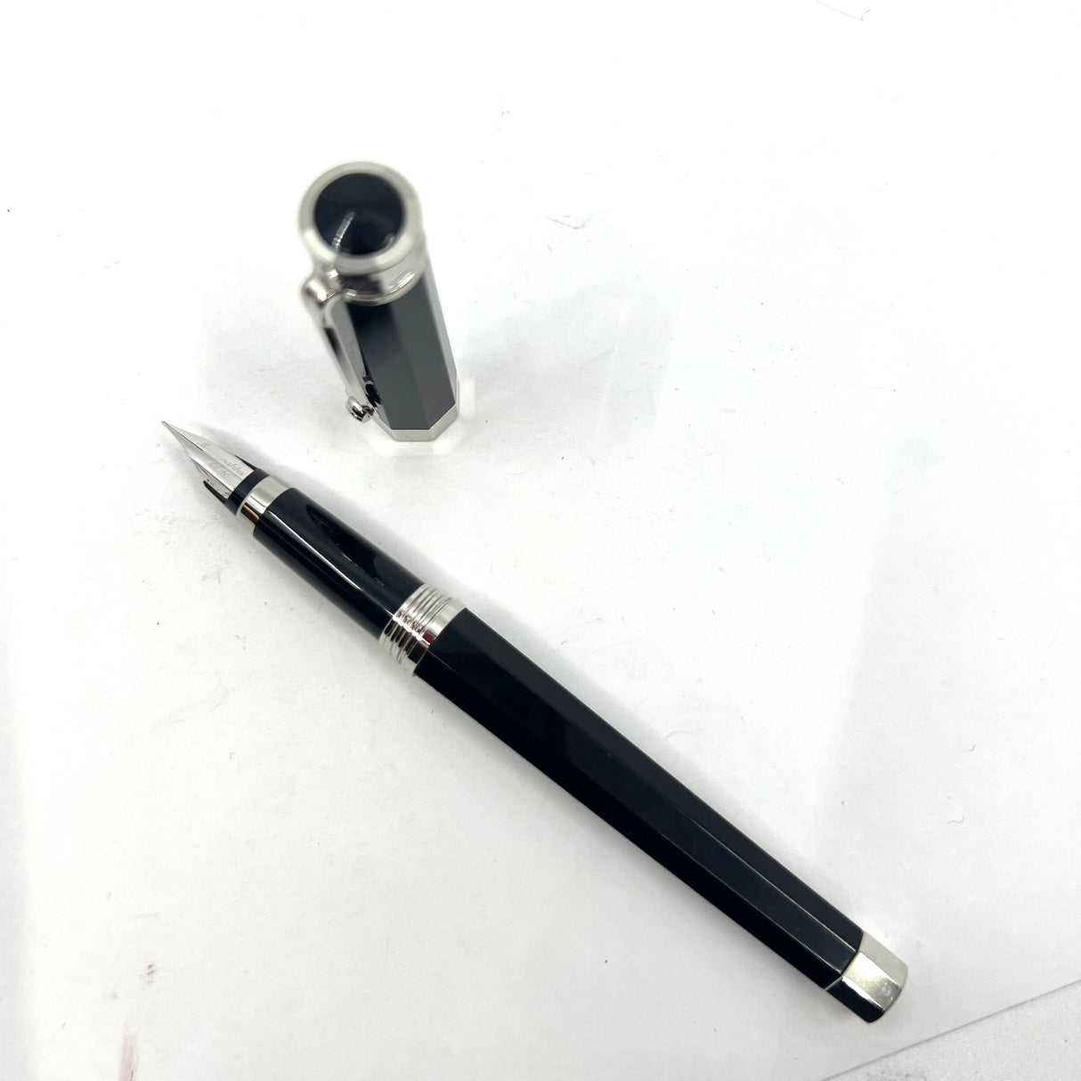 Montegrappa Nero Uno Fountain Pen - Smooth Black Facetted Body