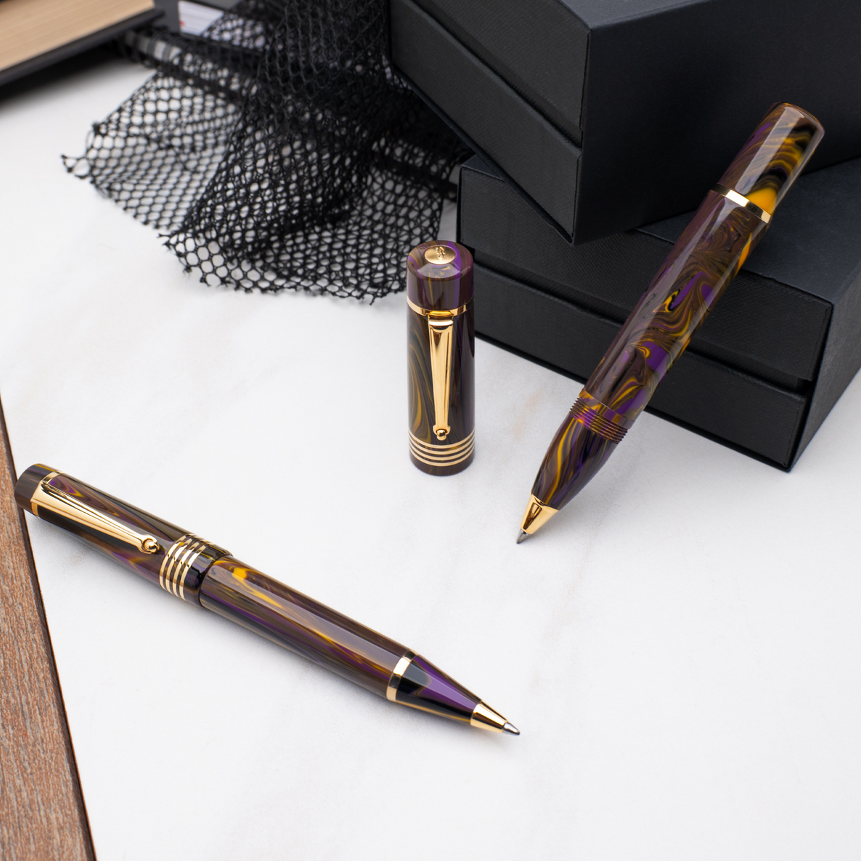 Delta Neo Gallery Iris Gold Trim Rollerball