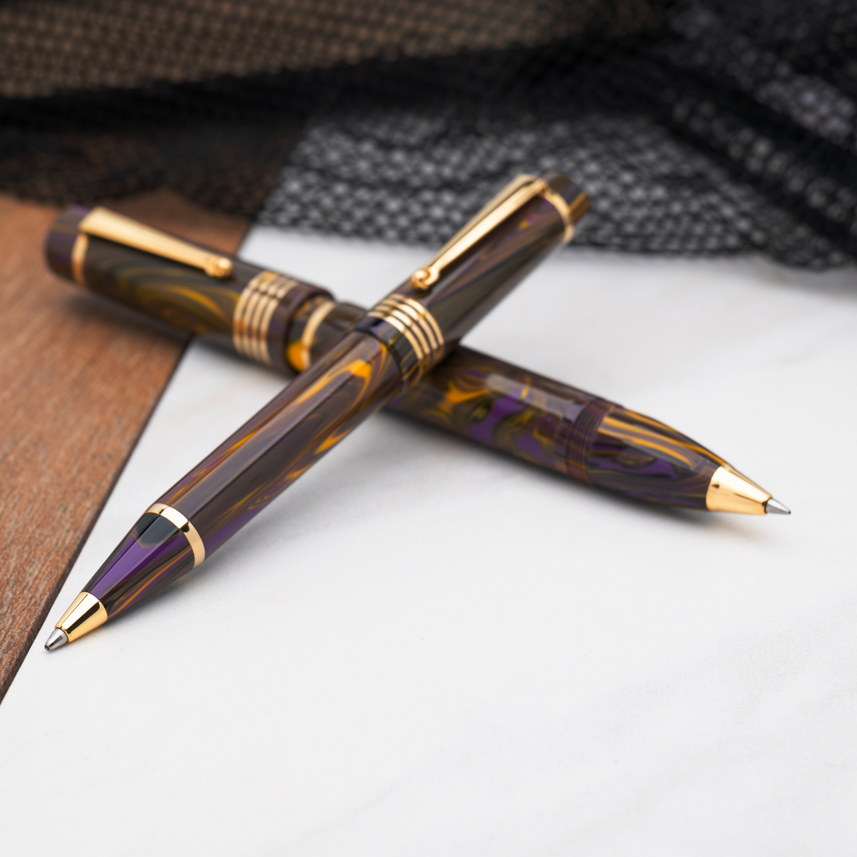 Delta Neo Gallery Iris Gold Trim Rollerball
