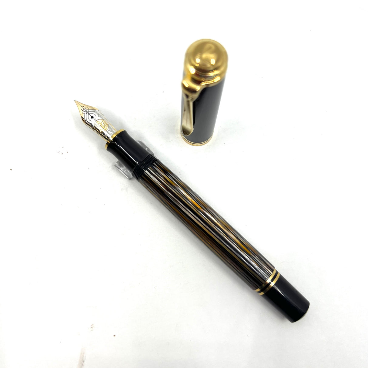 Pelikan M800 Souveran Brown Tortoise Fountain Pen - Very Sought After!