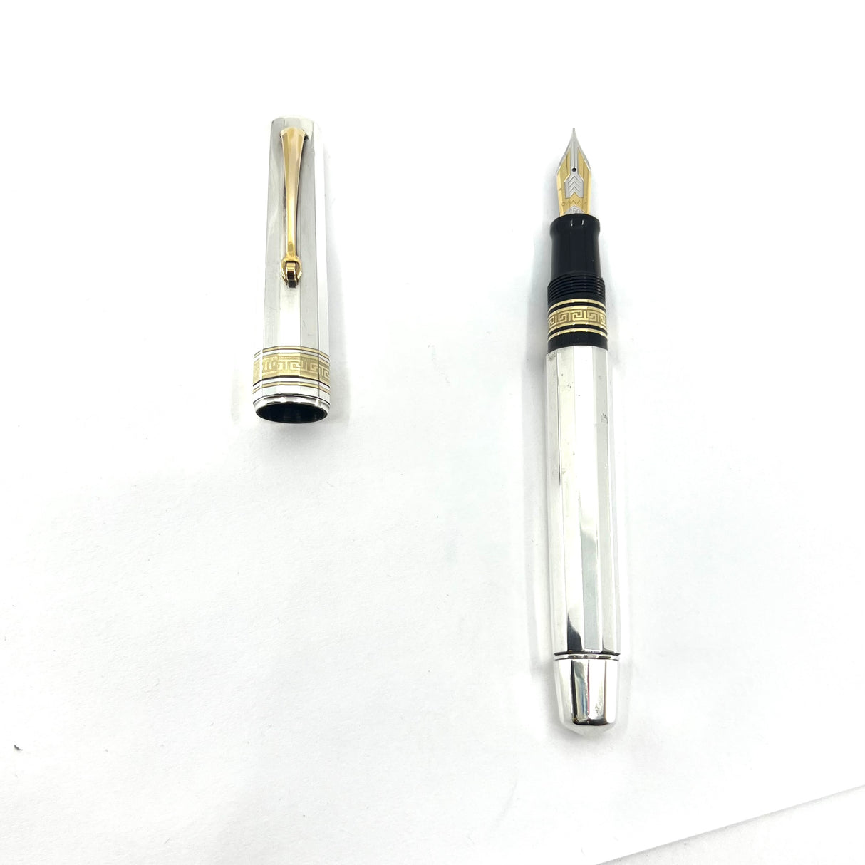 OMAS Sterling Silver Facetted Large Paragon Limited Edition Fountain Pen - Fine 18kt Gold Nib