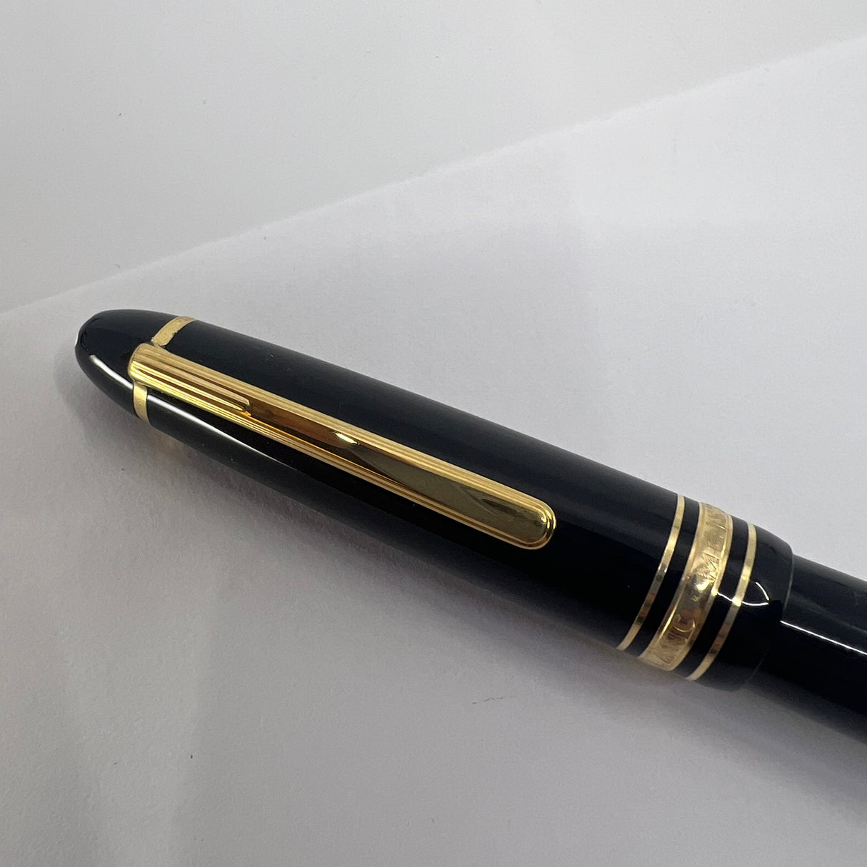 Montblanc Meisterstuck Black Resin #147 LeGrand Traveler Fountain Pen - Medium 14kt Gold Nib