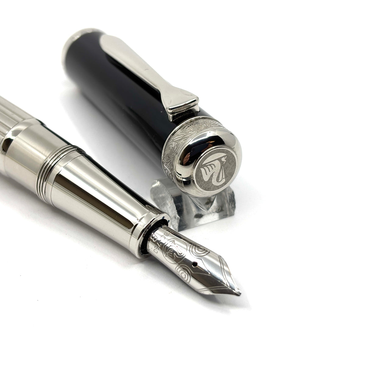 Pelikan M7005 Majesty Fountain Pen - Black Cap/Sterling Silver Barrel