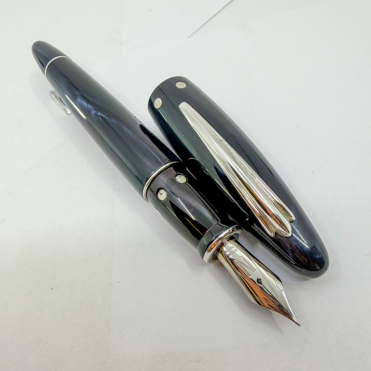 Nettuno (Italy) Trident Lustrous Blue Limited Edition Fountain Pen - Fine 18kt Gold Nib