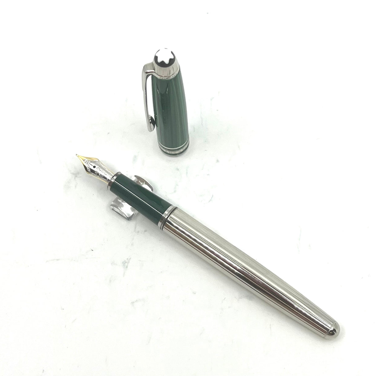 Montblanc Meisterstuck Solitaire Czar Nikolai Classique 144 Platinum Plated Fountain Pen