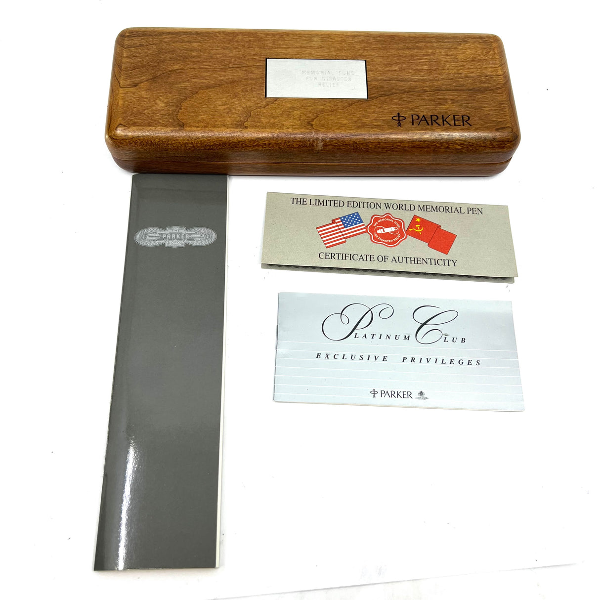 Parker Limited Edition World Memorial Duofold International Fountain Pen - Medium 18kt Gold Nib