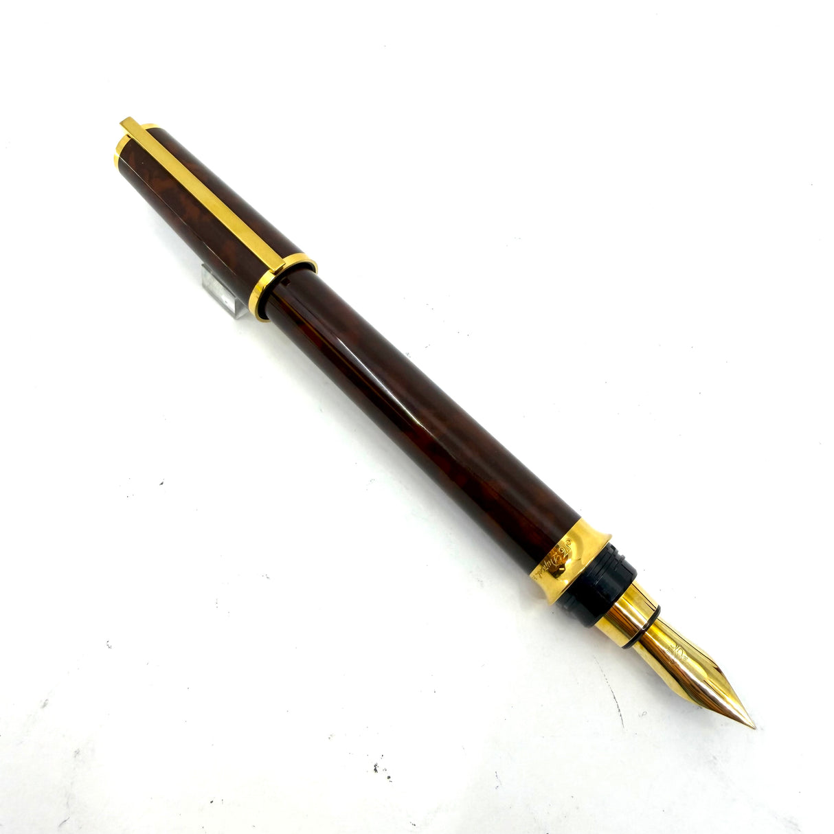 S. T. Dupont Montparnasse Chairman (Largest) Tortoiseshell Laque de Chine Fountain Pen - Fine 18kt Gold Nib - Rarely Found in MINT Condition!