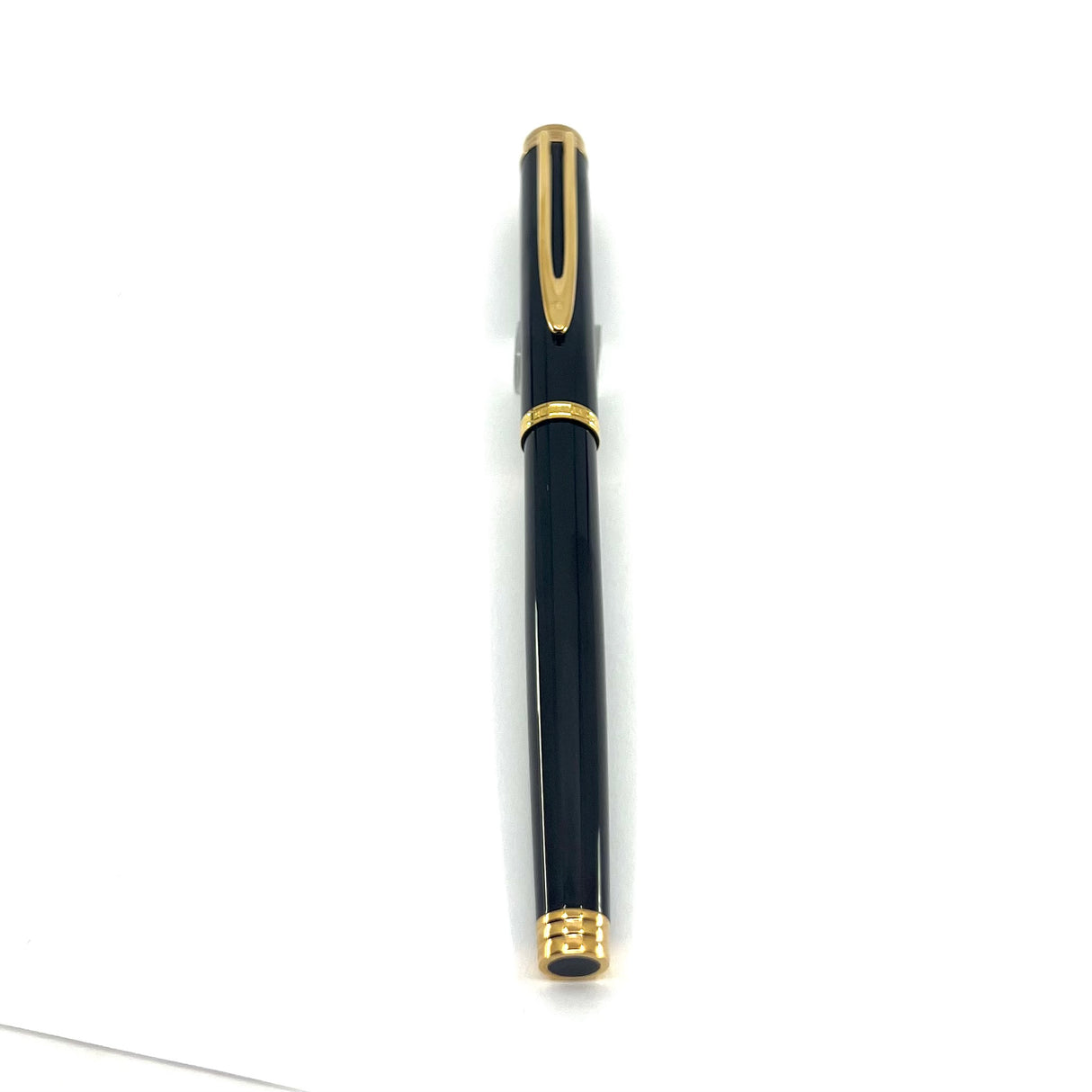 Waterman Gentleman Black Lacquered Fountain Pen - Medium 18kt Gold Nib