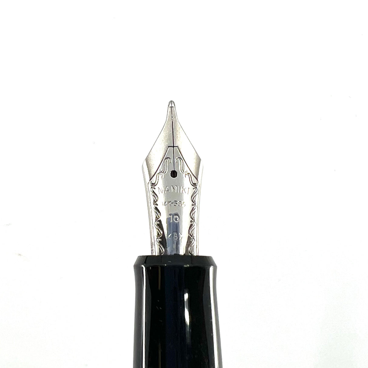 Pilot-Namiki Black Lacquered Bamboo Metal Oversized Fountain Pen - Broad 14kt Gold Nib