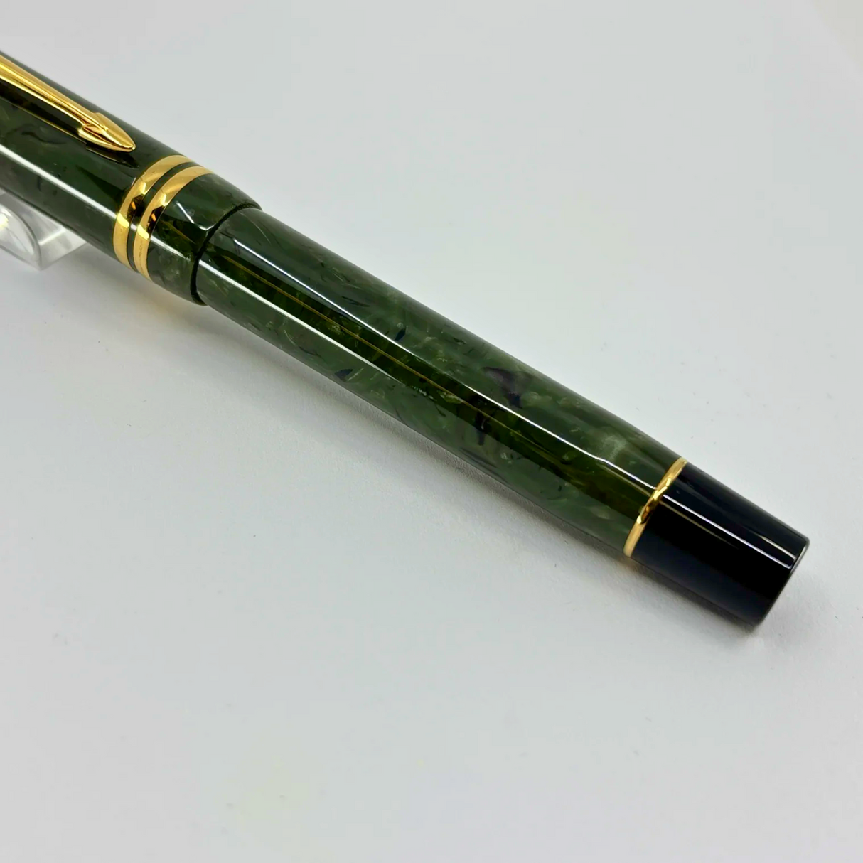 Parker Centennial (Largest Size) Duofold Jade Marble (Grayish Green) Fountain Pen - Broad 18kt Gold Nib