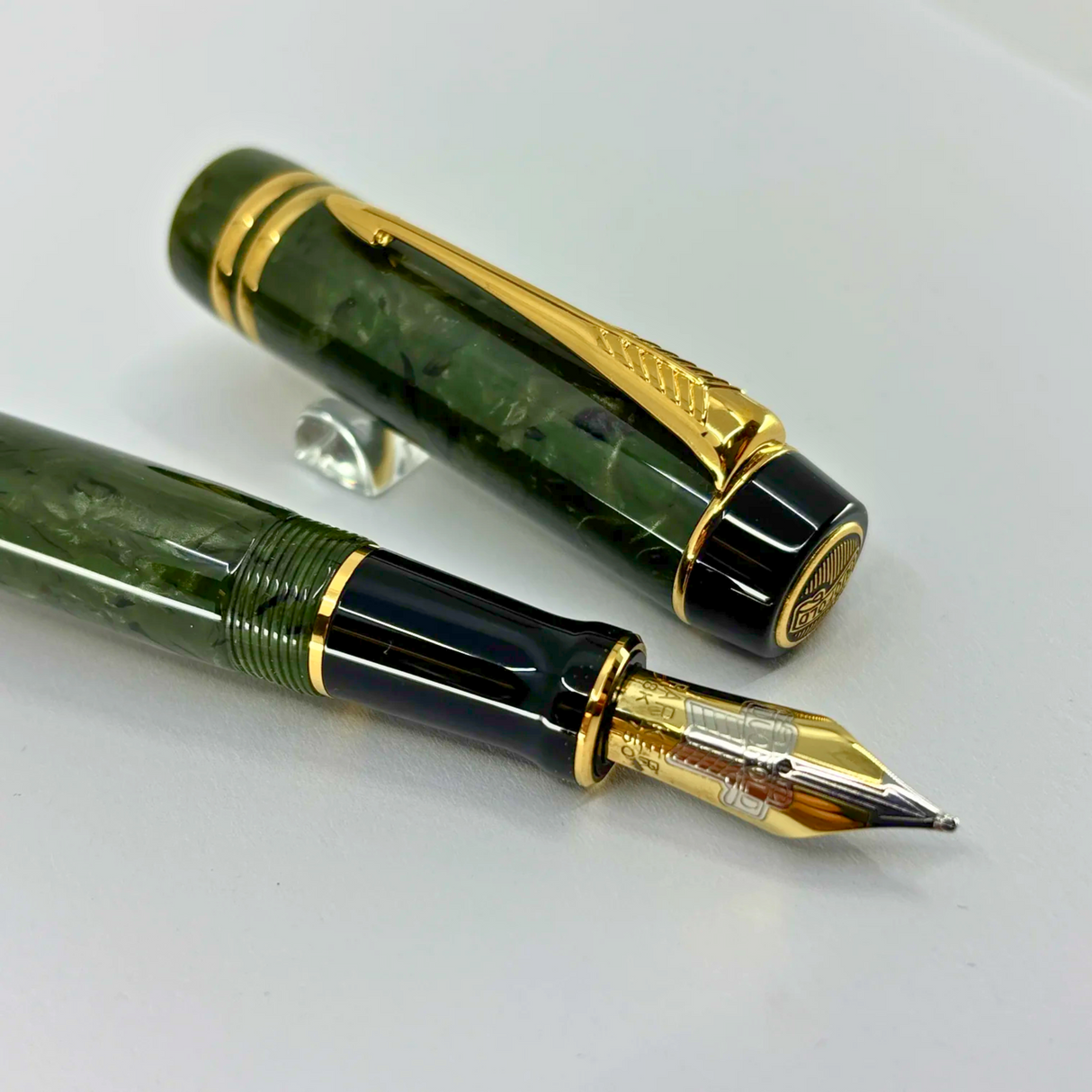 Parker Centennial (Largest Size) Duofold Jade Marble (Grayish Green) Fountain Pen - Broad 18kt Gold Nib