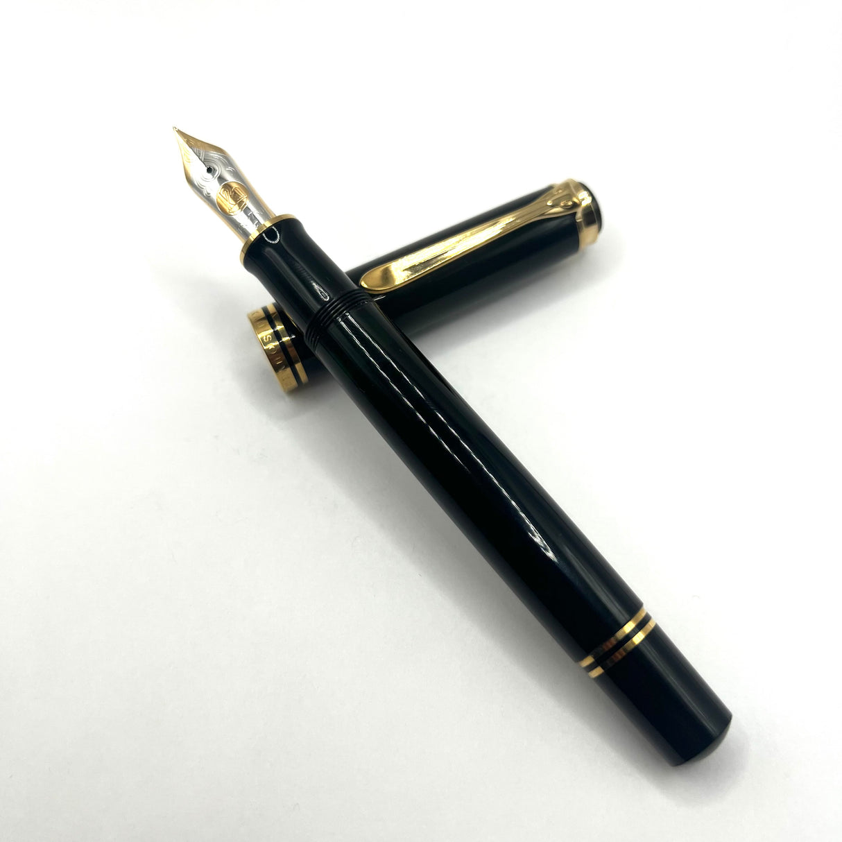 Pelikan Souveran M1000 Black Fountain Pen with Gold-Plated Trim- Flexible Fine 18kt Gold Nib