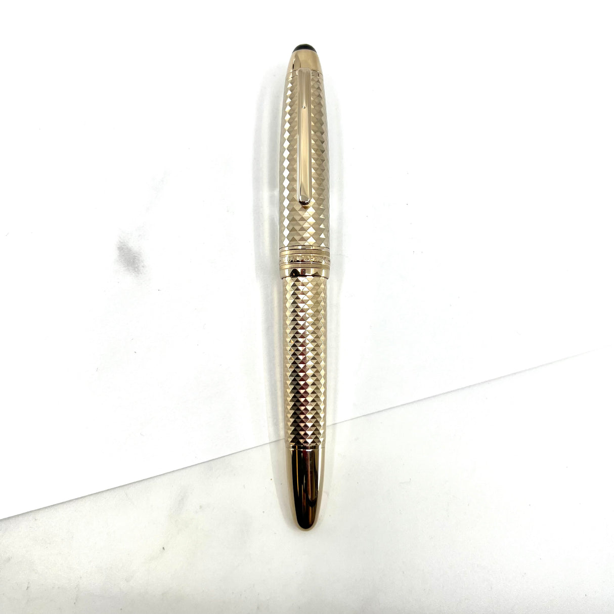 Montblanc Solitaire Geometric Dimension Gold-Plated LeGrand #146 Fountain Pen - Fine 18kt Gold Nib