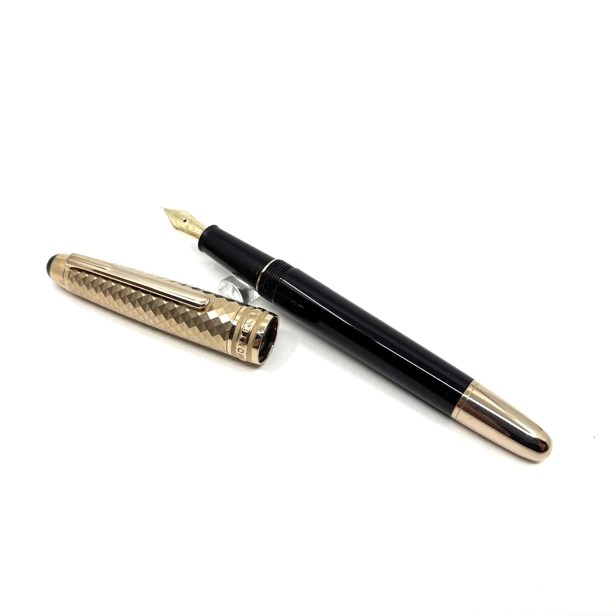 Montblanc Solitaire Doue Geometric Dimension Gold-Plated Classique #145 Fountain Pen