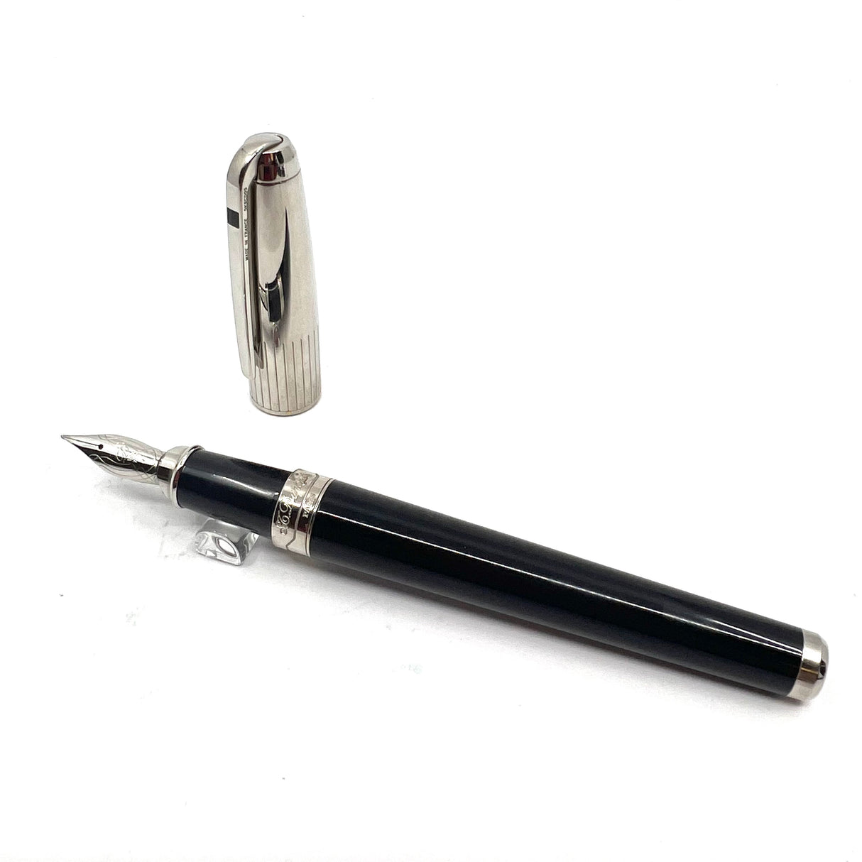 S. T. Dupont Large Orpheo Fountain Pen - Platinum Plated Cap
