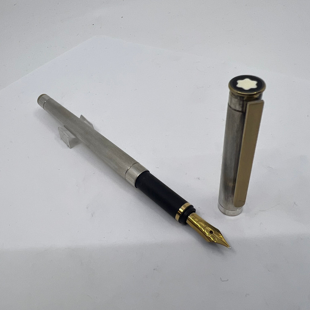 Montblanc Noblesse Silver-Plated Etched Vertical Lines Fountain Pen - Fine 18kt Gold Nib