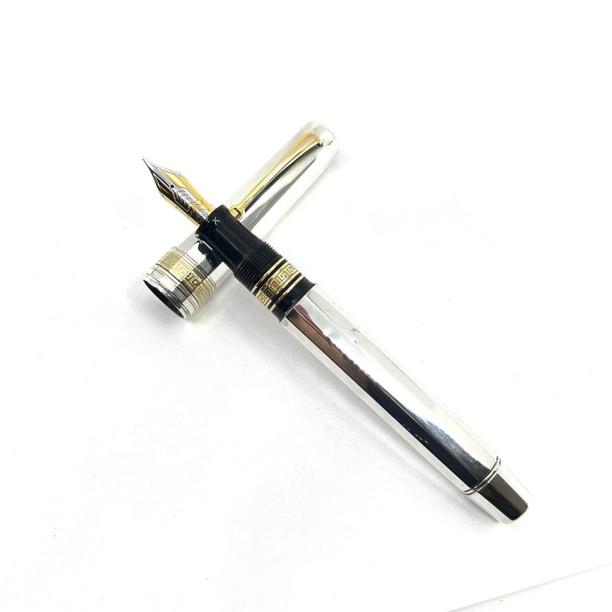 OMAS Sterling Silver Facetted Large Paragon Limited Edition Fountain Pen - Fine 18kt Gold Nib