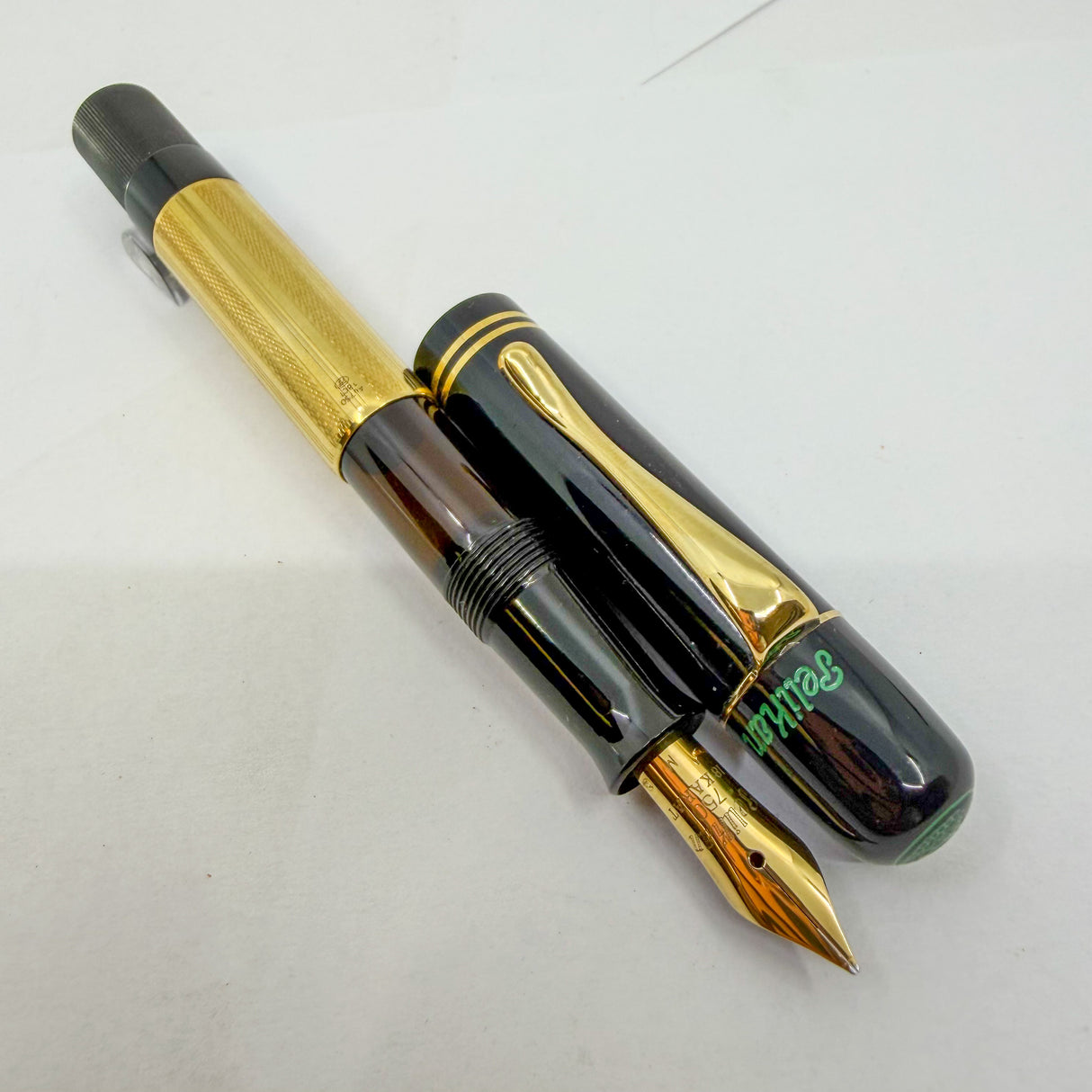 Pelikan 1931 Originals of their Time - 18kt Gold Overlay Limited Edition Fountain Pen - Medium 18kt Gold Nib