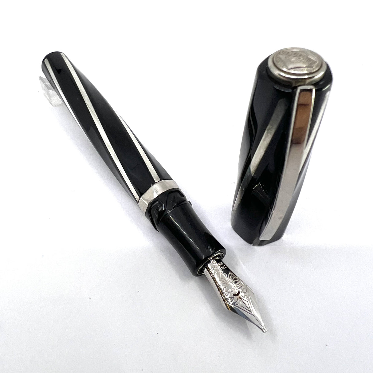 Visconti Black Divina Mid-Size Spiral Fountain Pen - Flexible Broad 23K Palladium Nib
