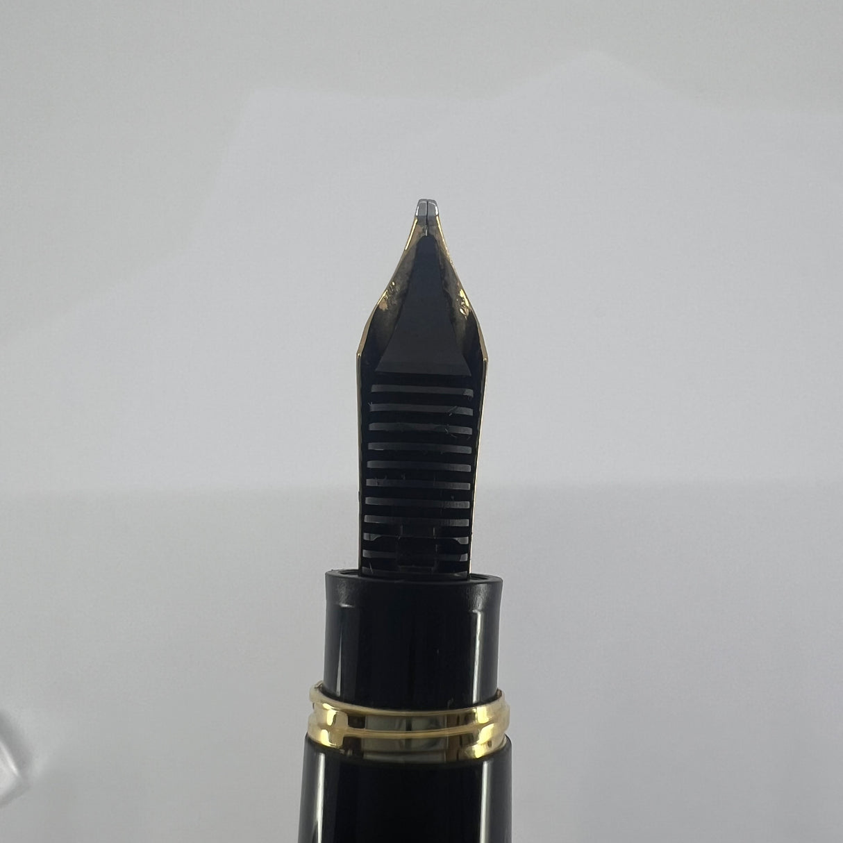 Montblanc Meisterstuck Mozart Black Resin Fountain Pen - Medium 14kt Gold Nib