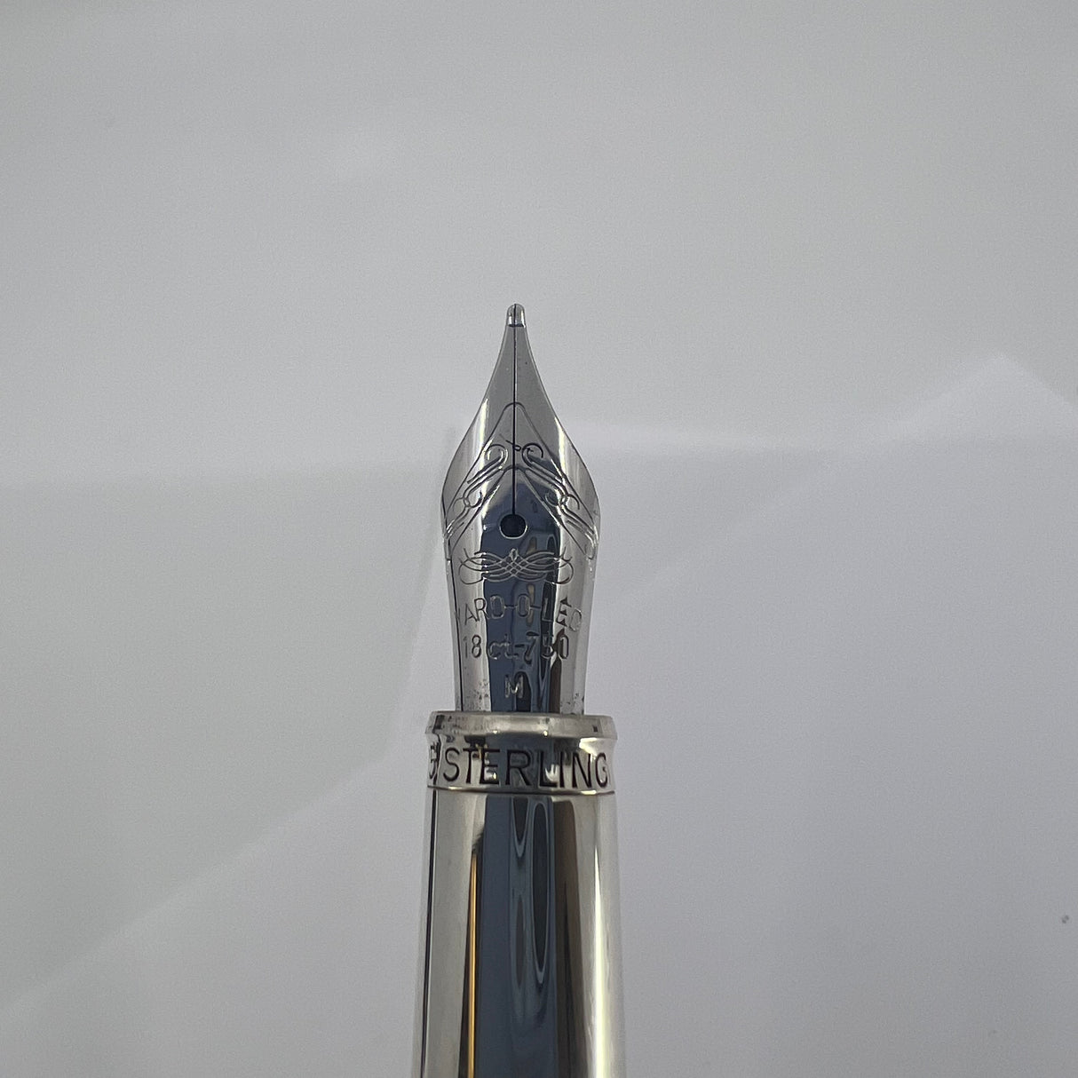 Yard-O-Led Astoria Standard Sized (Not Grand) Fountain Pen - Medium 18kt Gold Nib