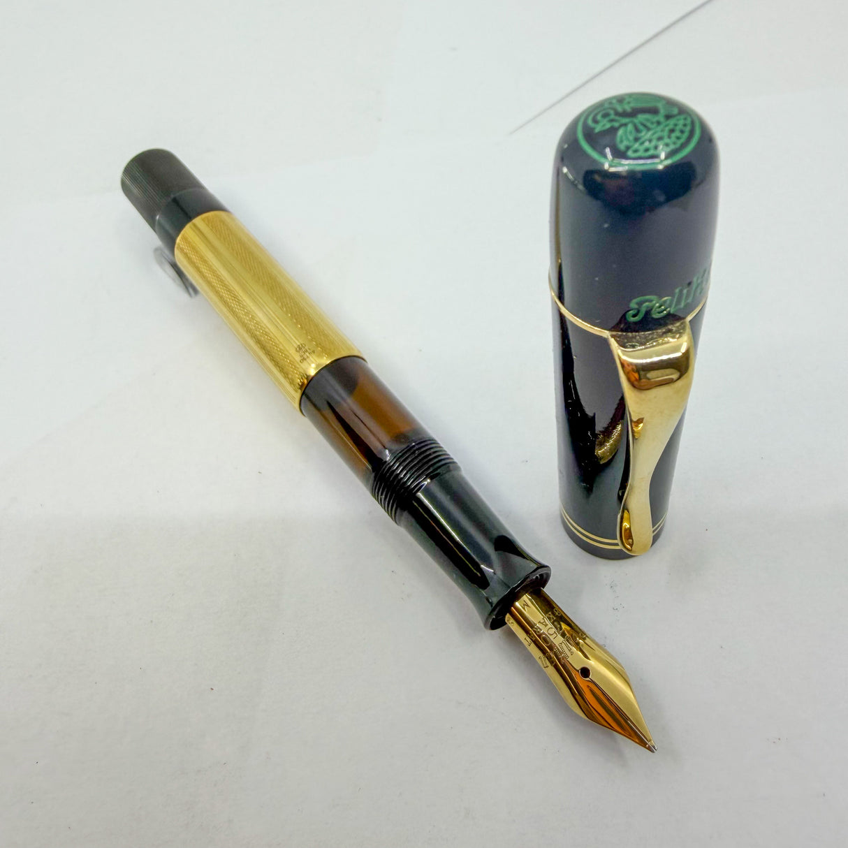 Pelikan 1931 Originals of their Time - 18kt Gold Overlay Limited Edition Fountain Pen - Medium 18kt Gold Nib
