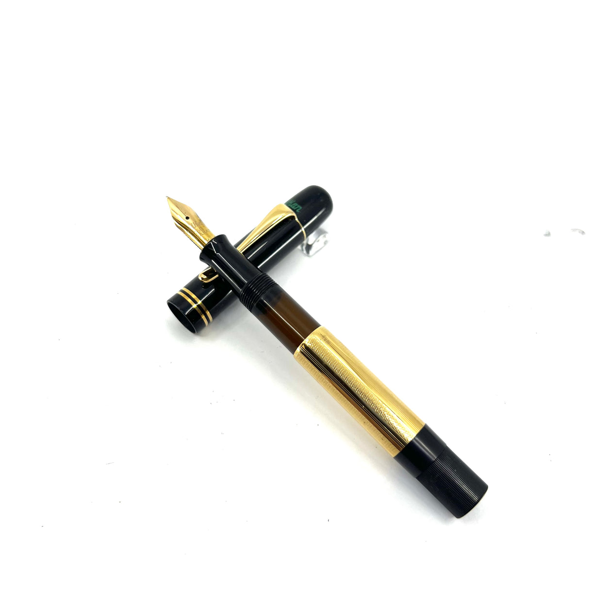 Pelikan Limited Edition 18kt Gold Covered Barrel "1931 Originals of Their Time" - Medium 18kt Gold Nib.