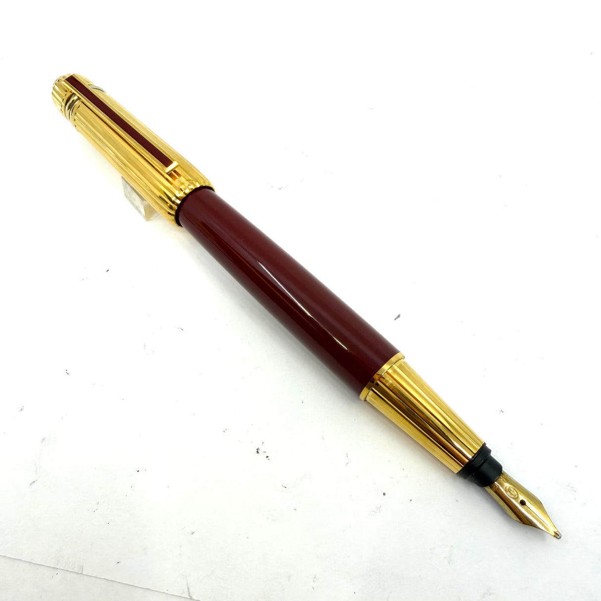 Cartier Pasha Trinity Fountain Pen - Burgundy Lacquer Barrel & Clip - Fluted Heavy 10 Microns Gold Plated Cap - Broad 18kt Gold Nib - An Icon of Cartier!