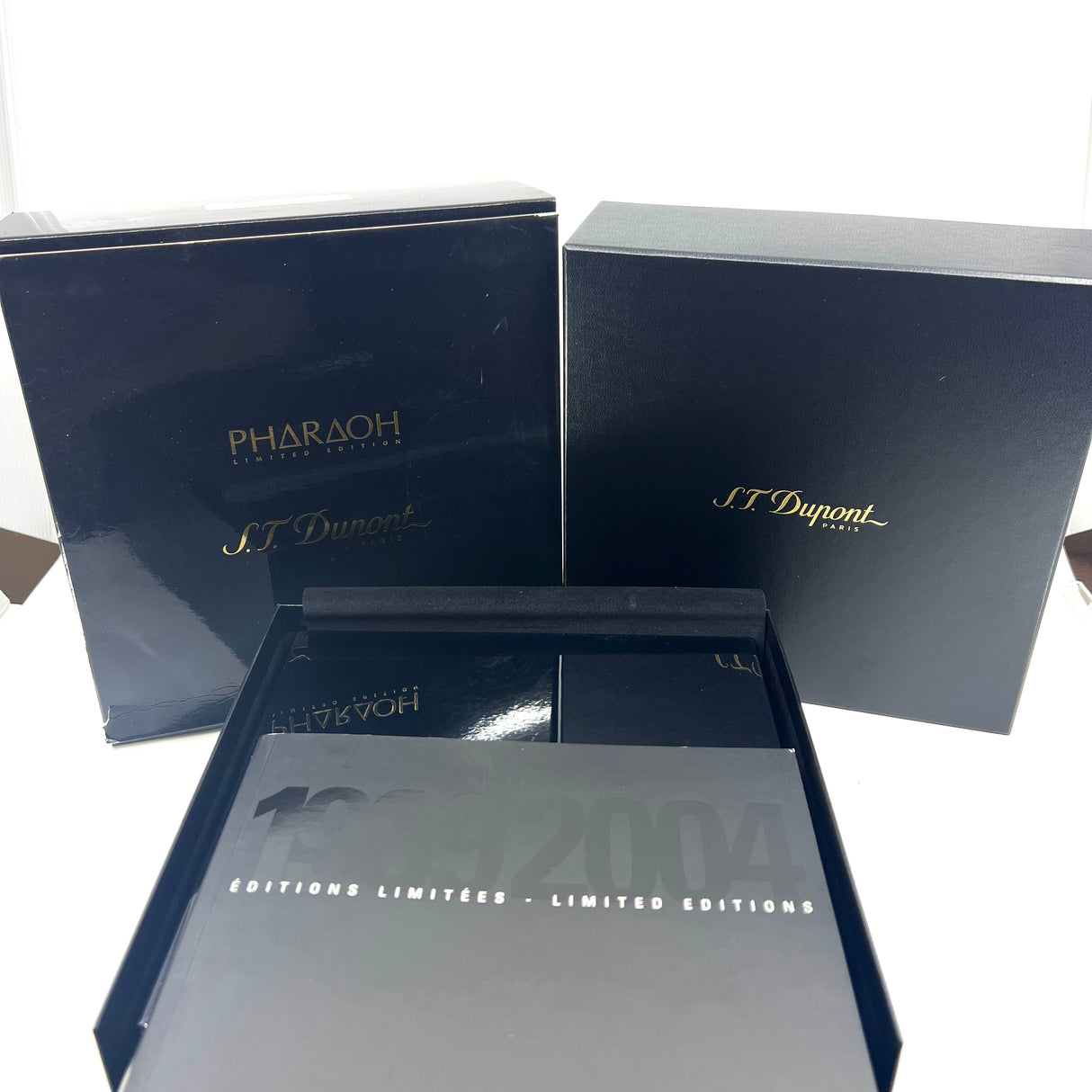 S.T. DuPont Pharoah Limited Edition Fountain Pen - Medium 18kt Gold Nib - MINT - EXQUISITE!