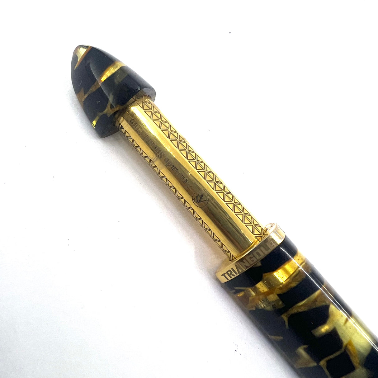 ASC - ARMANDO SIMONI CLUB Oversized Triangolo Black Lucens Celluloid Limited Edition 3-Sided Fountain Pen - Magic Flex Large #8 Size Medium 14kt Gold Nib