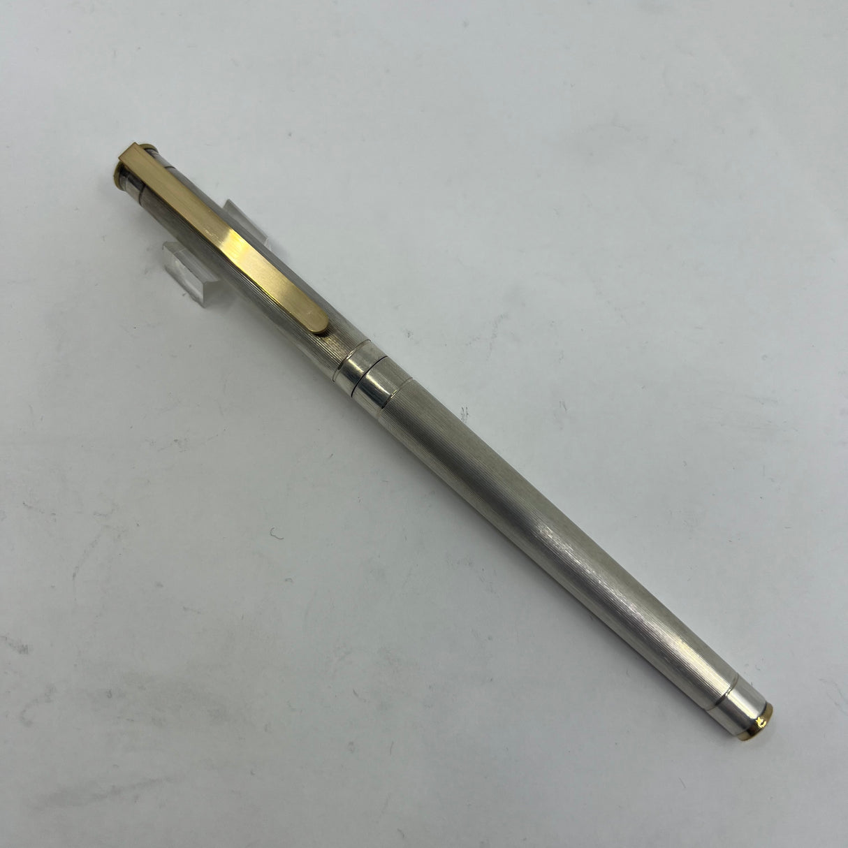 Montblanc Noblesse Silver-Plated Etched Vertical Lines Fountain Pen - Fine 18kt Gold Nib