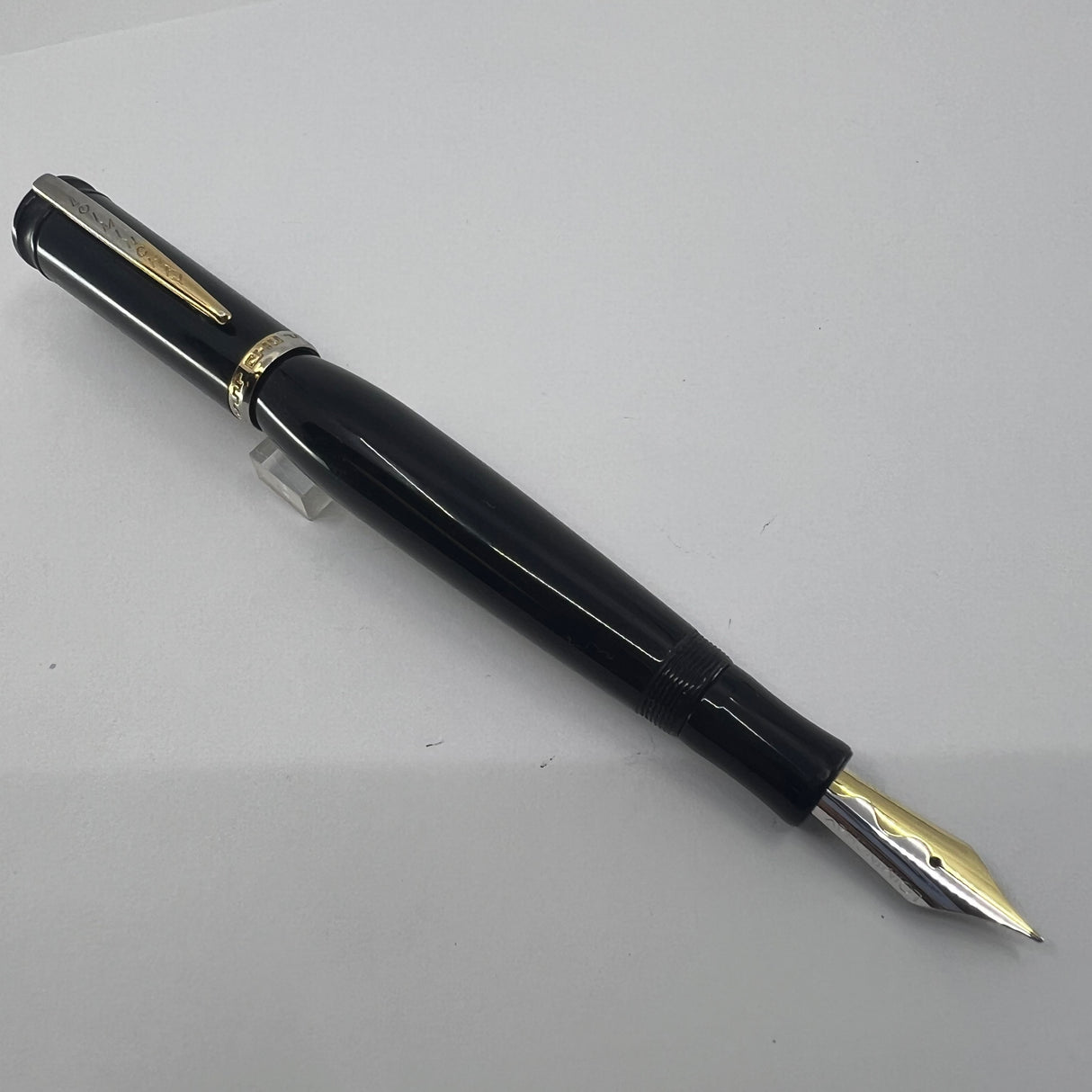 Loiminchay Junior Qing Long Black Resin Fountain Pen - Medium 18kt Gold Nib