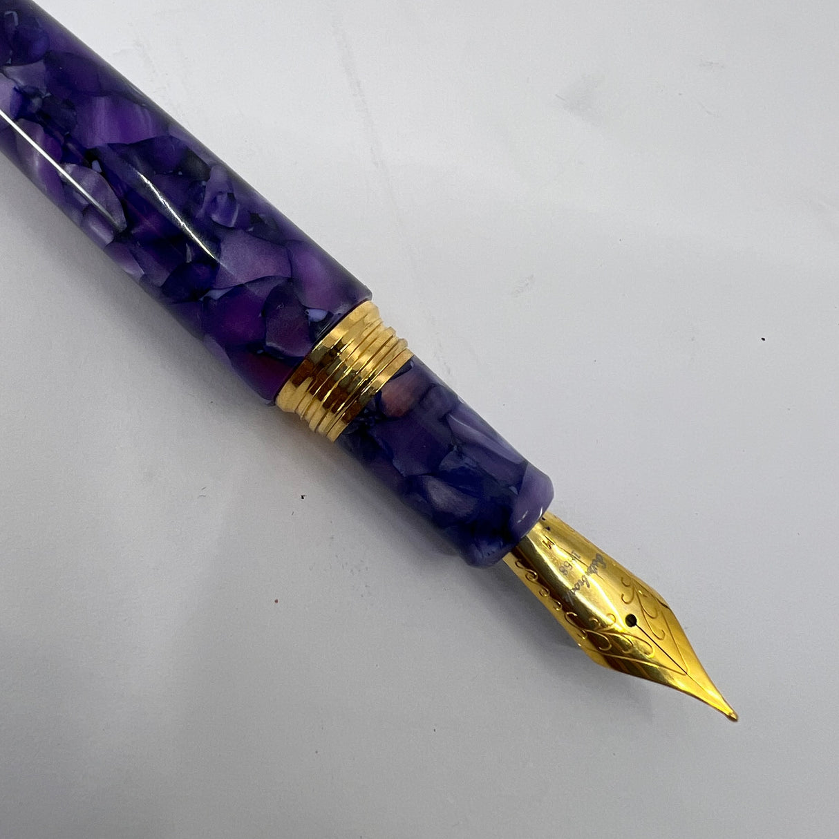 Esterbrook Estie Lilac Marble Oversized Fountain Pen - Medium Gold-Plated Nib
