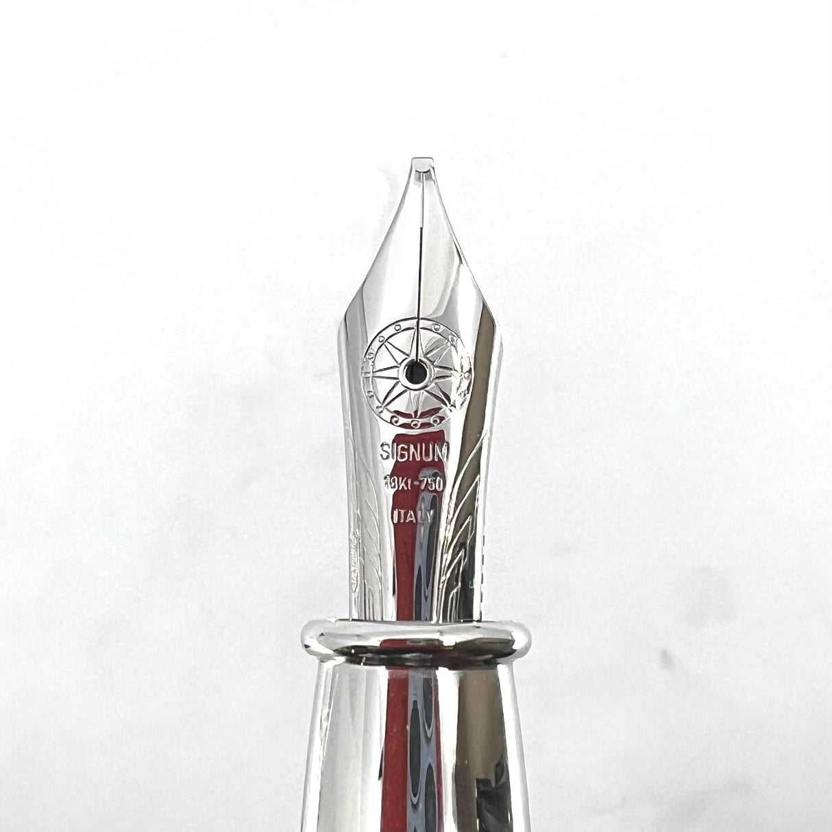 Signum (Italy) Royal Blue Fountain Pen - Broad Stub-like 18kt Gold Nib
