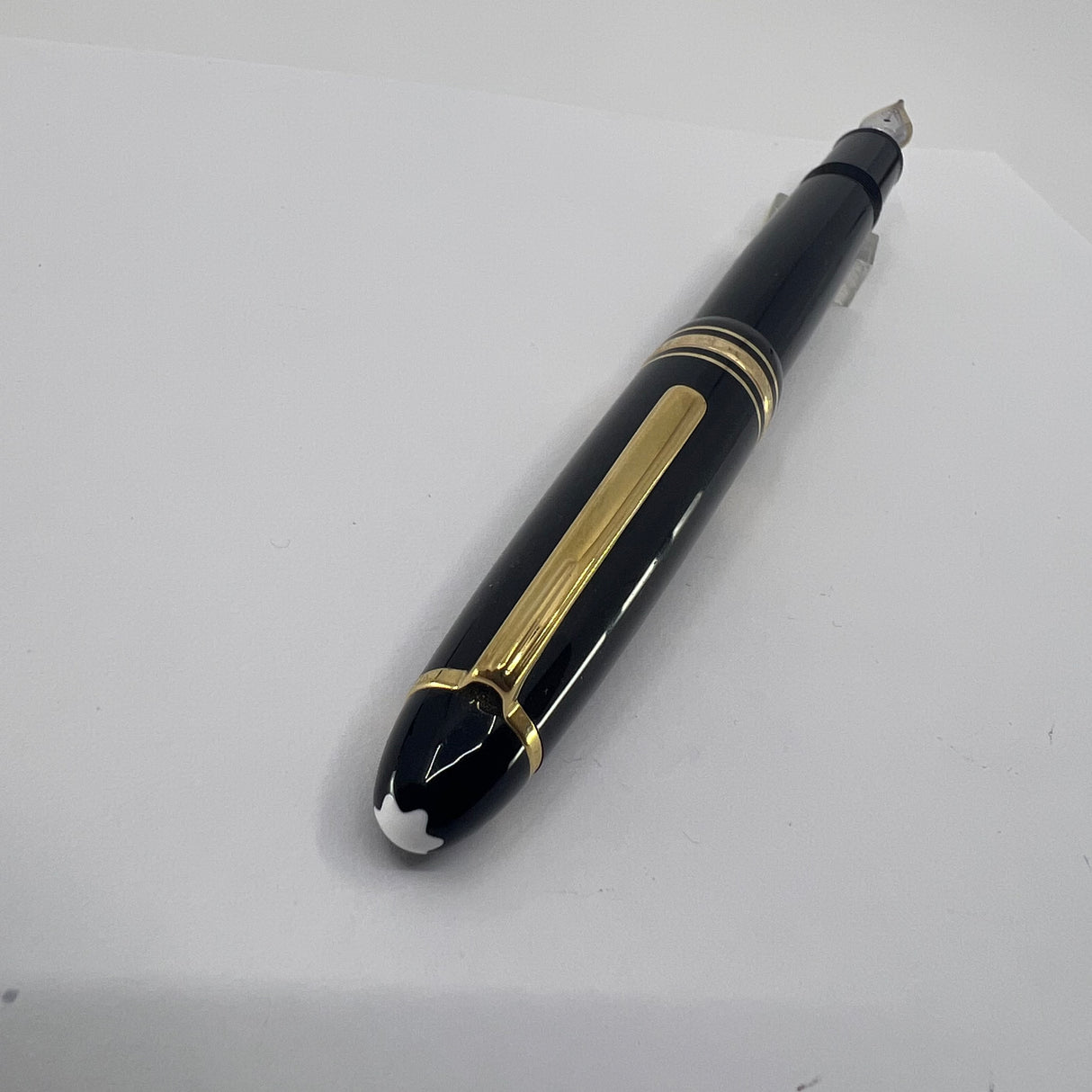 Montblanc Meisterstuck Black Resin #147 LeGrand Traveler Fountain Pen - Medium 14kt Gold Nib