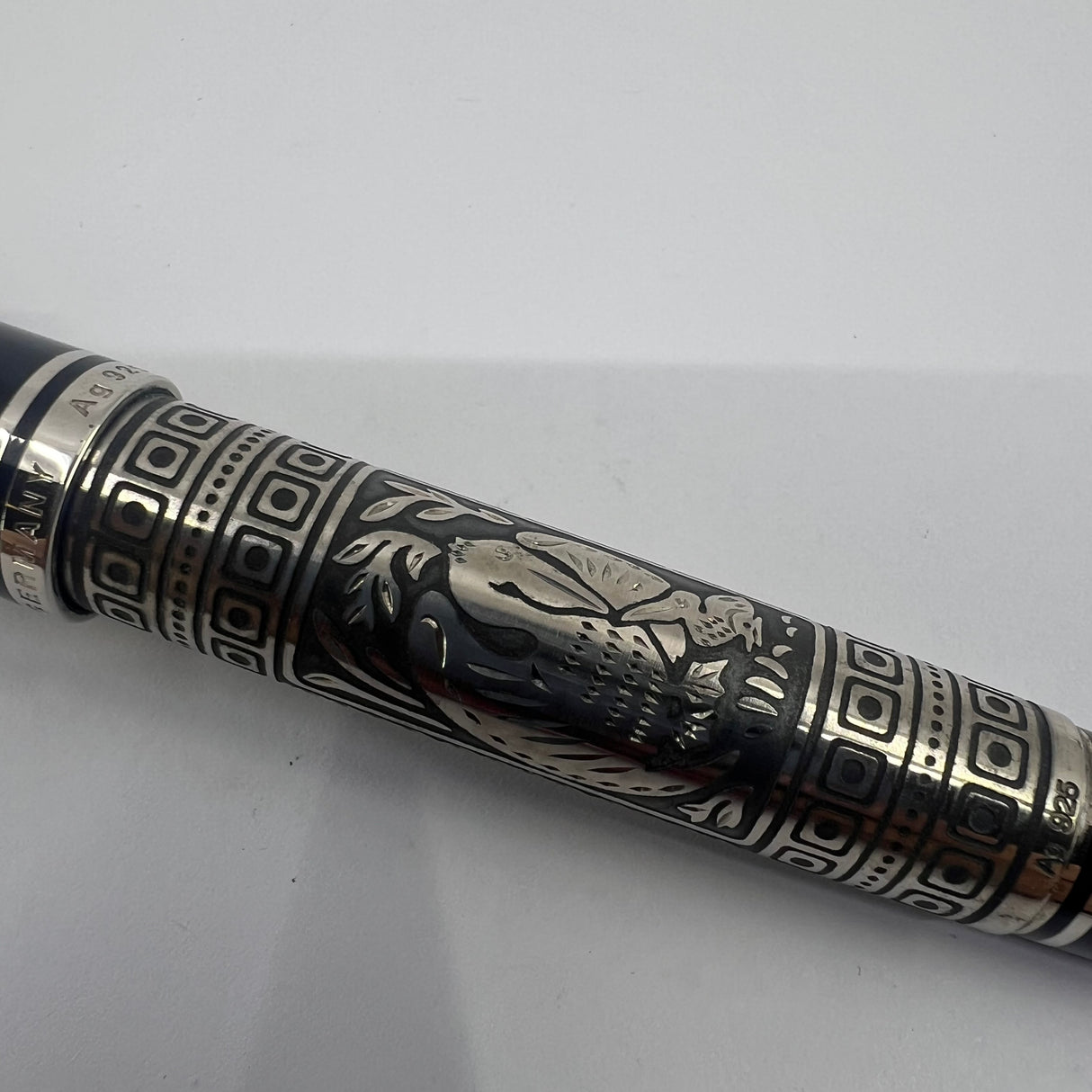 Pelikan M910 Toledo Sterling Silver Fountain Pen - Medium 18kt Gold Nib