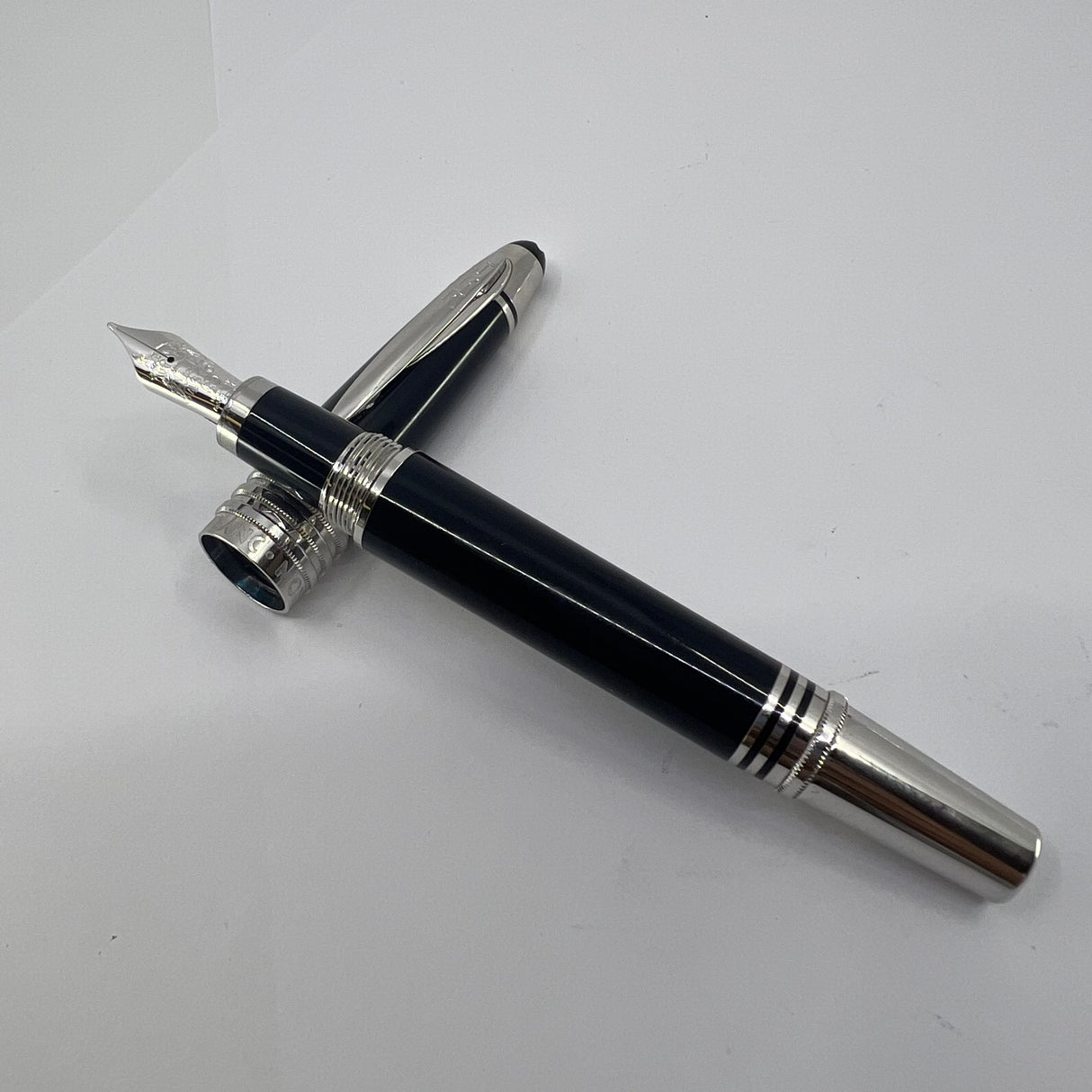 Montblanc John F. Kennedy Special Edition Fountain Pen - Medium 14kt Gold Nib