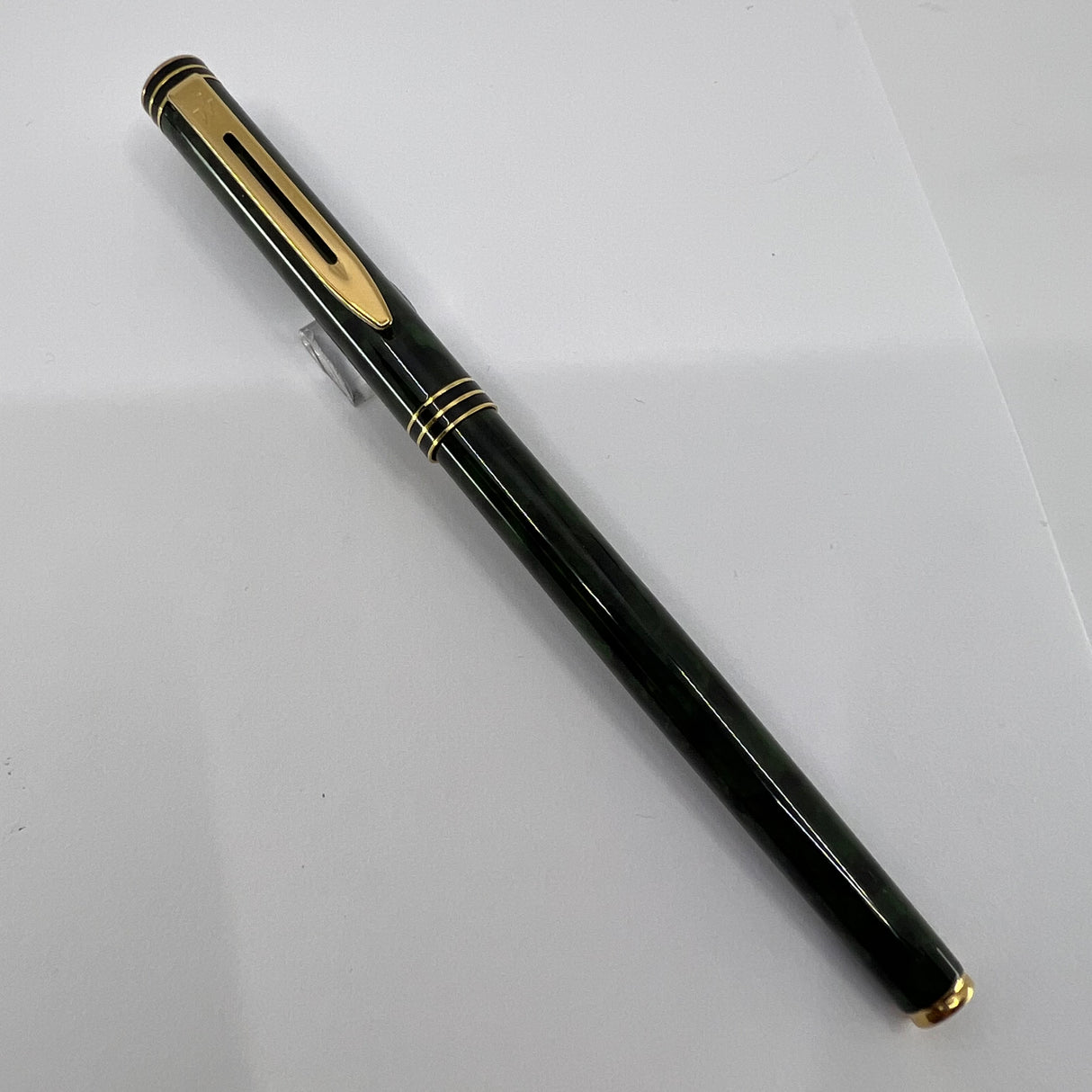 Waterman "Exclusive" Collection Green & Black Marble Lacquered Fountain Pen - Medium 18kt Gold Nib