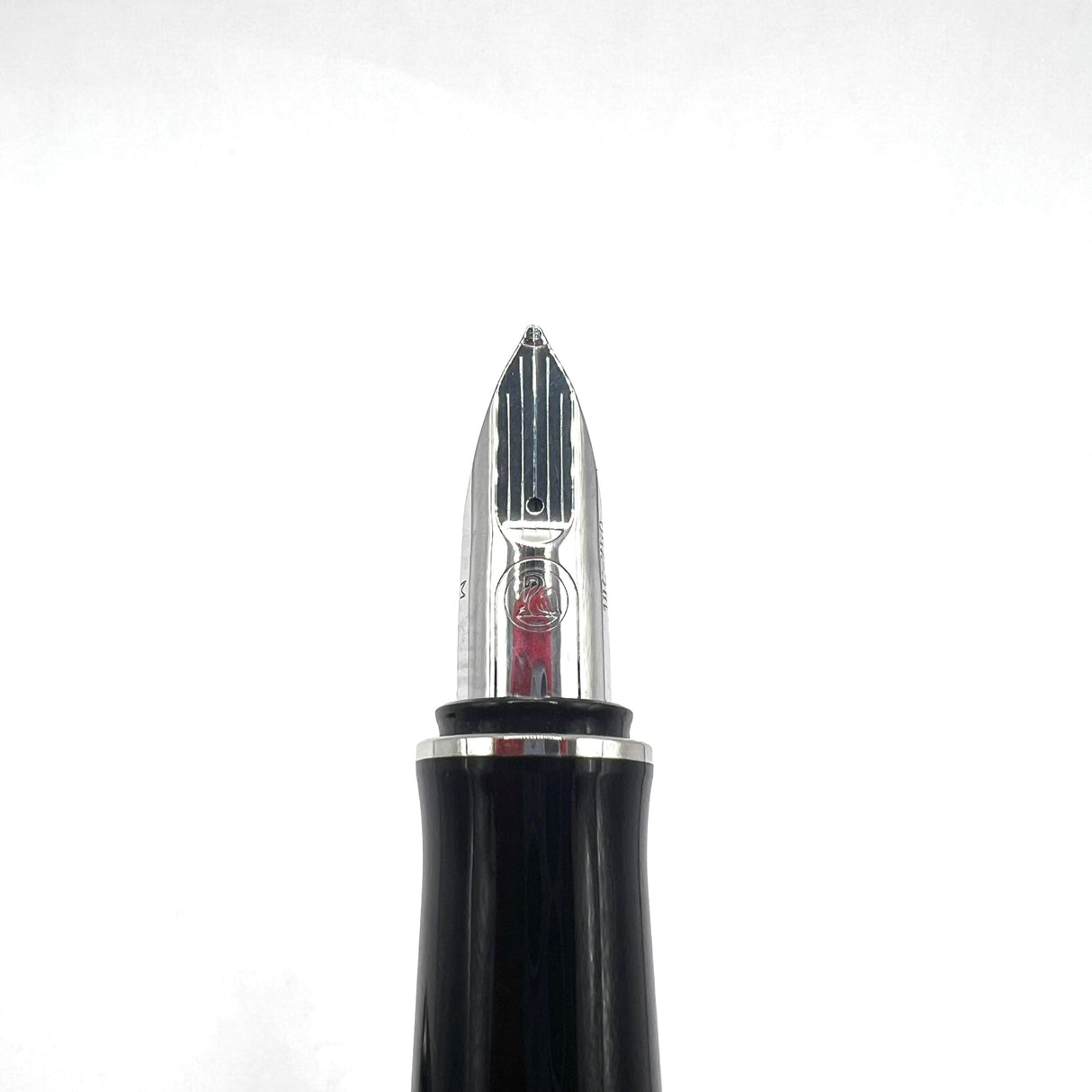 Pelikan P3100 Ductus Fountain Pen - Medium 18kt Gold Nib