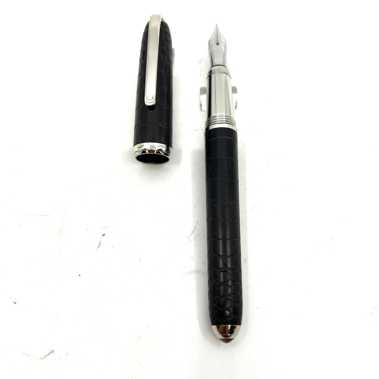 Cartier - Louis Cartier Crocodile Scales Engraved Wood Body Limited Edition Fountain Pen
