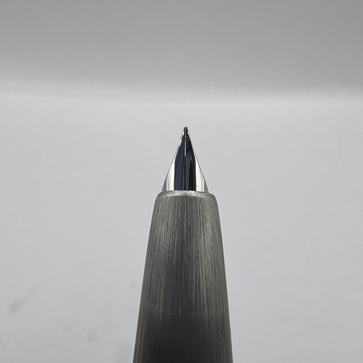 Lamy #2000 "Pine" Limited Edition - Brushed Dark Green Polycarbonate Fountain Pen - Fine 14kt Gold Nib