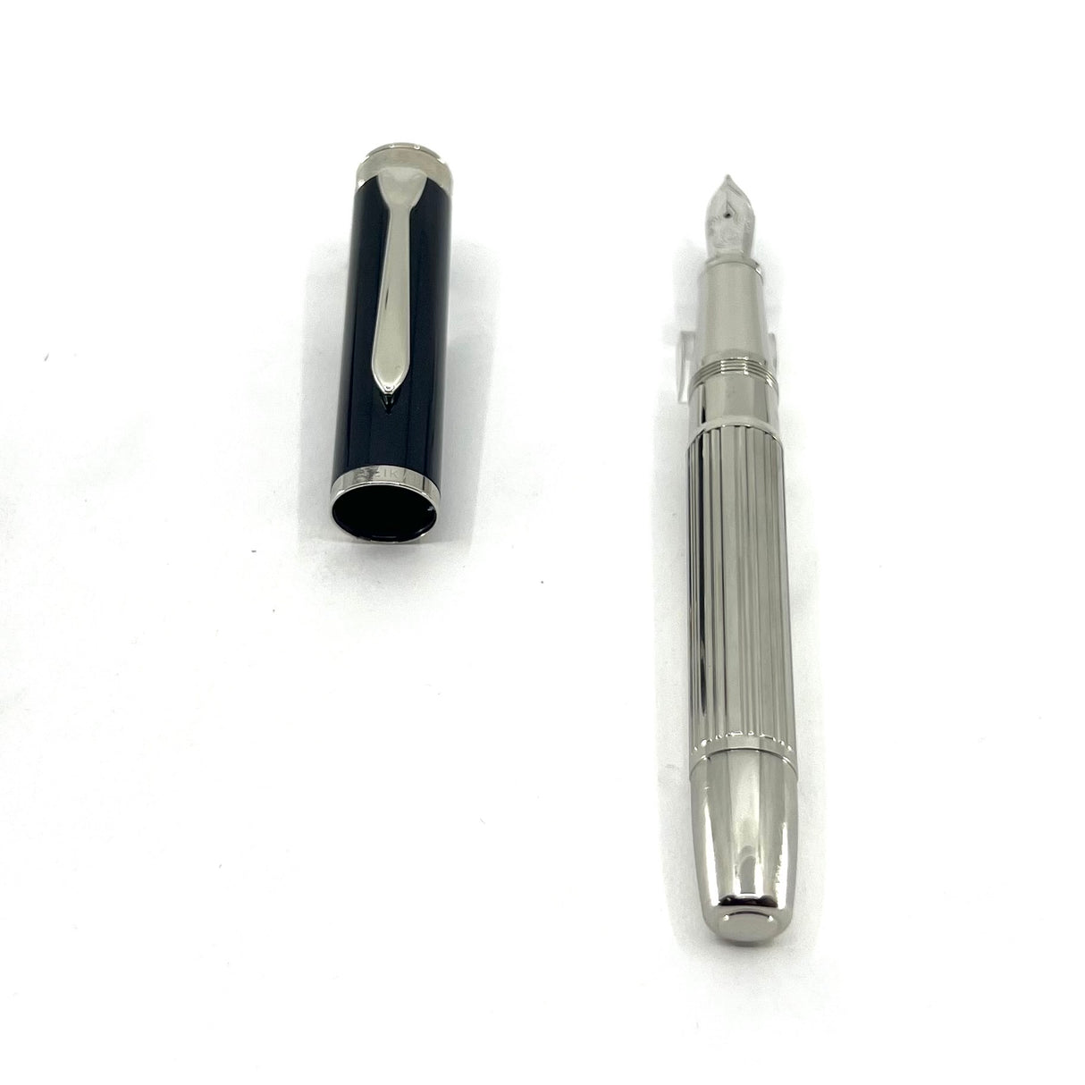 Pelikan M7005 Majesty Fountain Pen - Black Cap/Sterling Silver Barrel - Fine 18kt Gold Nib