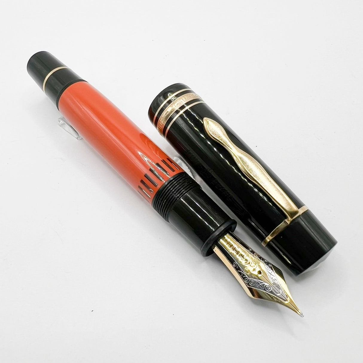 Montblanc Ernest Hemingway Writers Series Limited Edition Fountain Pen - Fine 18kt Gold Nib