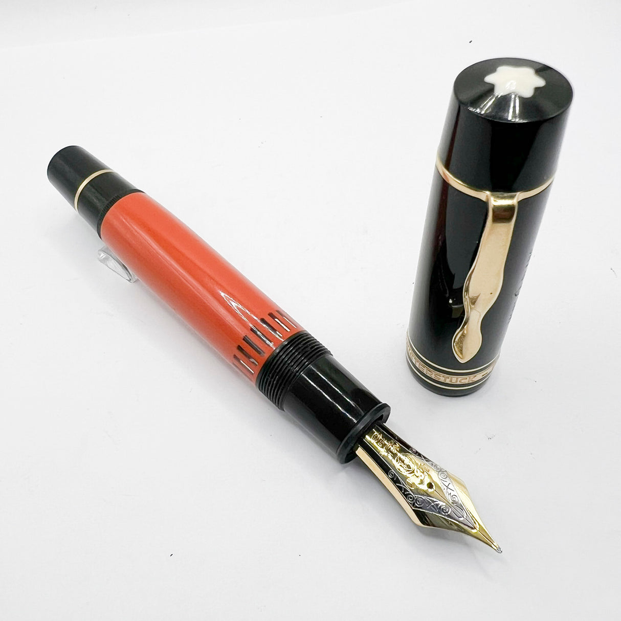 Montblanc Ernest Hemingway Writers Series Limited Edition Fountain Pen - Fine 18kt Gold Nib