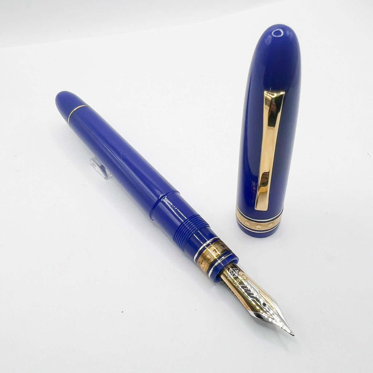 OMAS for Armando Simoni Club/1990's - Royal Blue Ogiva Extra Fountain Pen - Medium 18kt Gold Nib