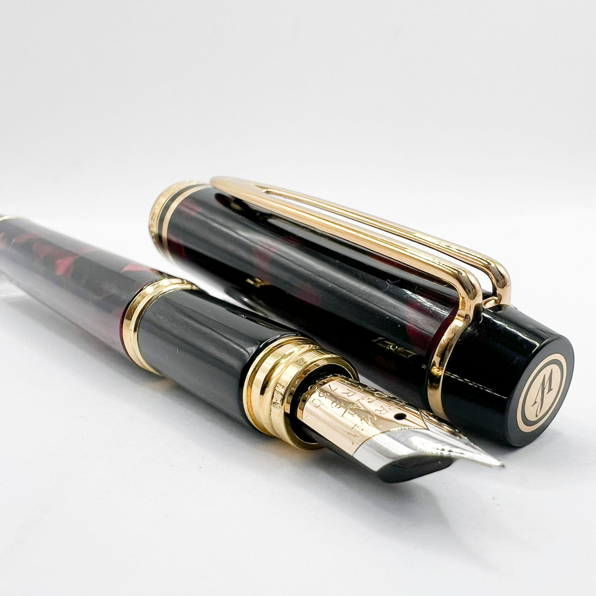 Waterman Rhapsody Burgundy Marble Fountain Pen - Fine 18kt Gold Nib