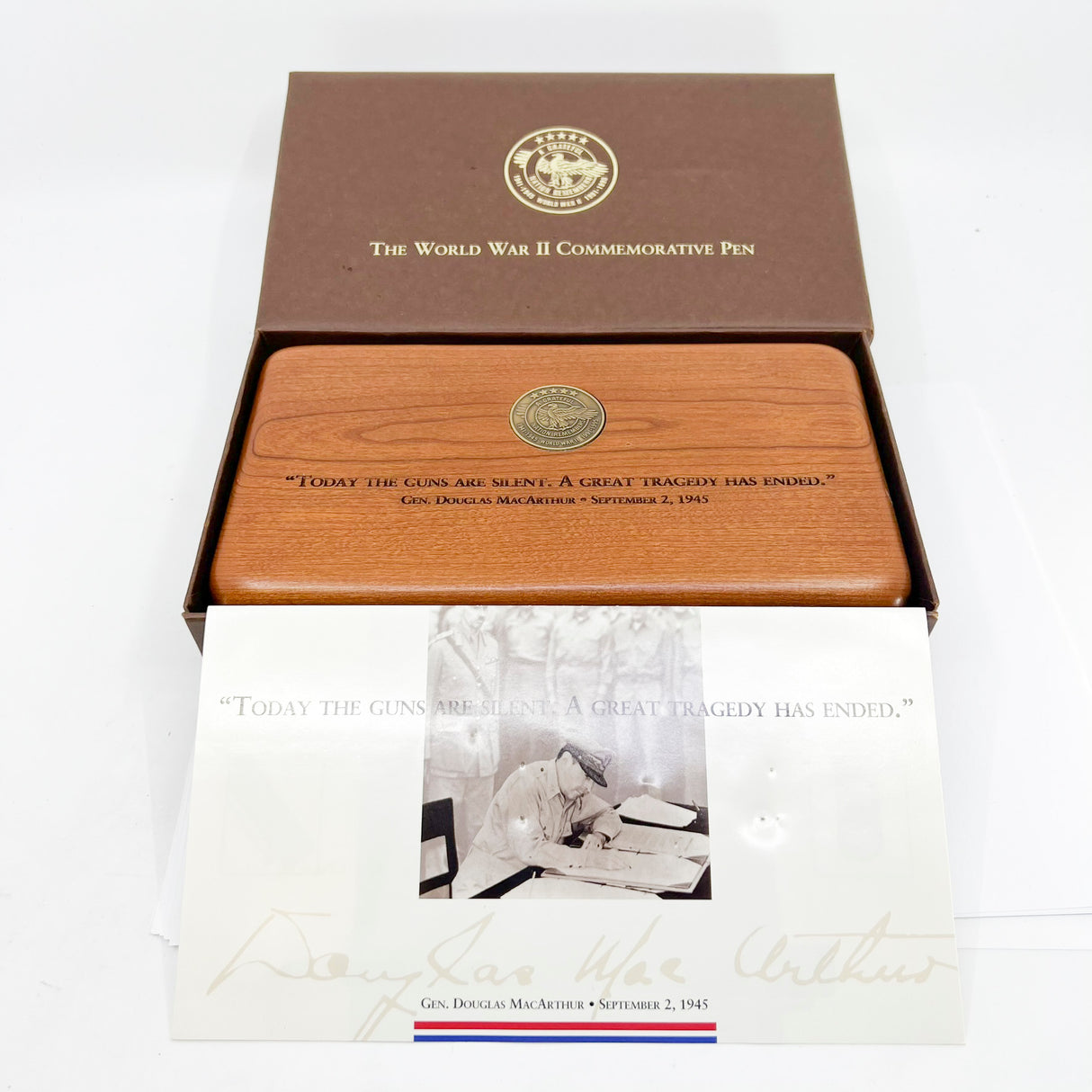 Parker Duofold Douglas MacArthur Centennial (Largest Size) Limited Edition Fountain Pen - Fine 18kt Gold Nib