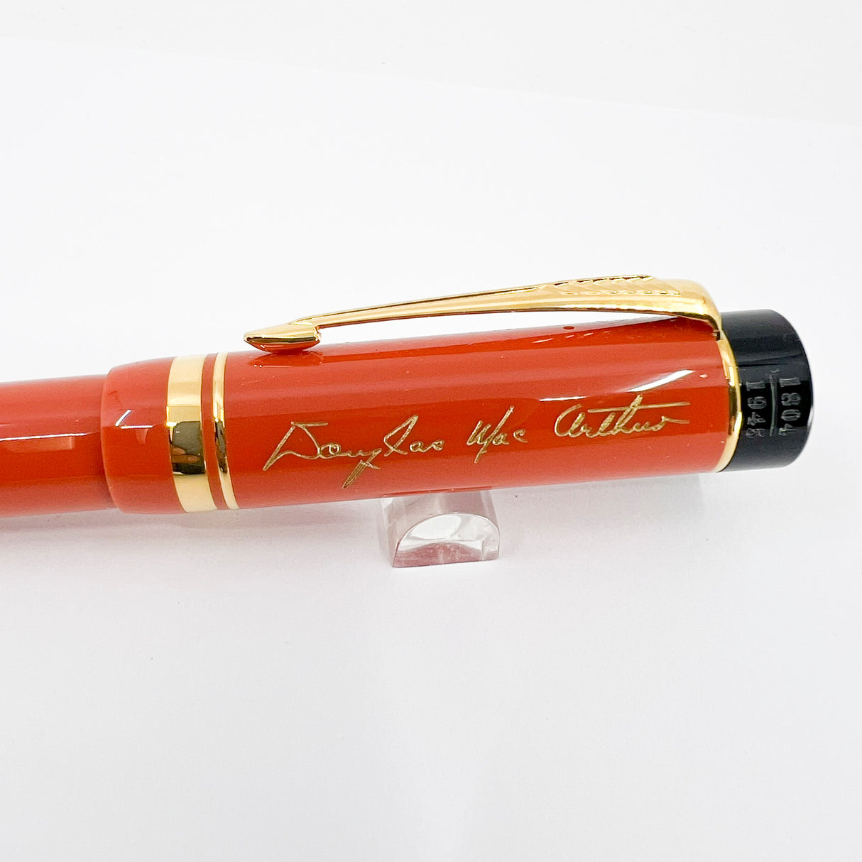 Parker Duofold Douglas MacArthur Centennial (Largest Size) Limited Edition Fountain Pen - Fine 18kt Gold Nib